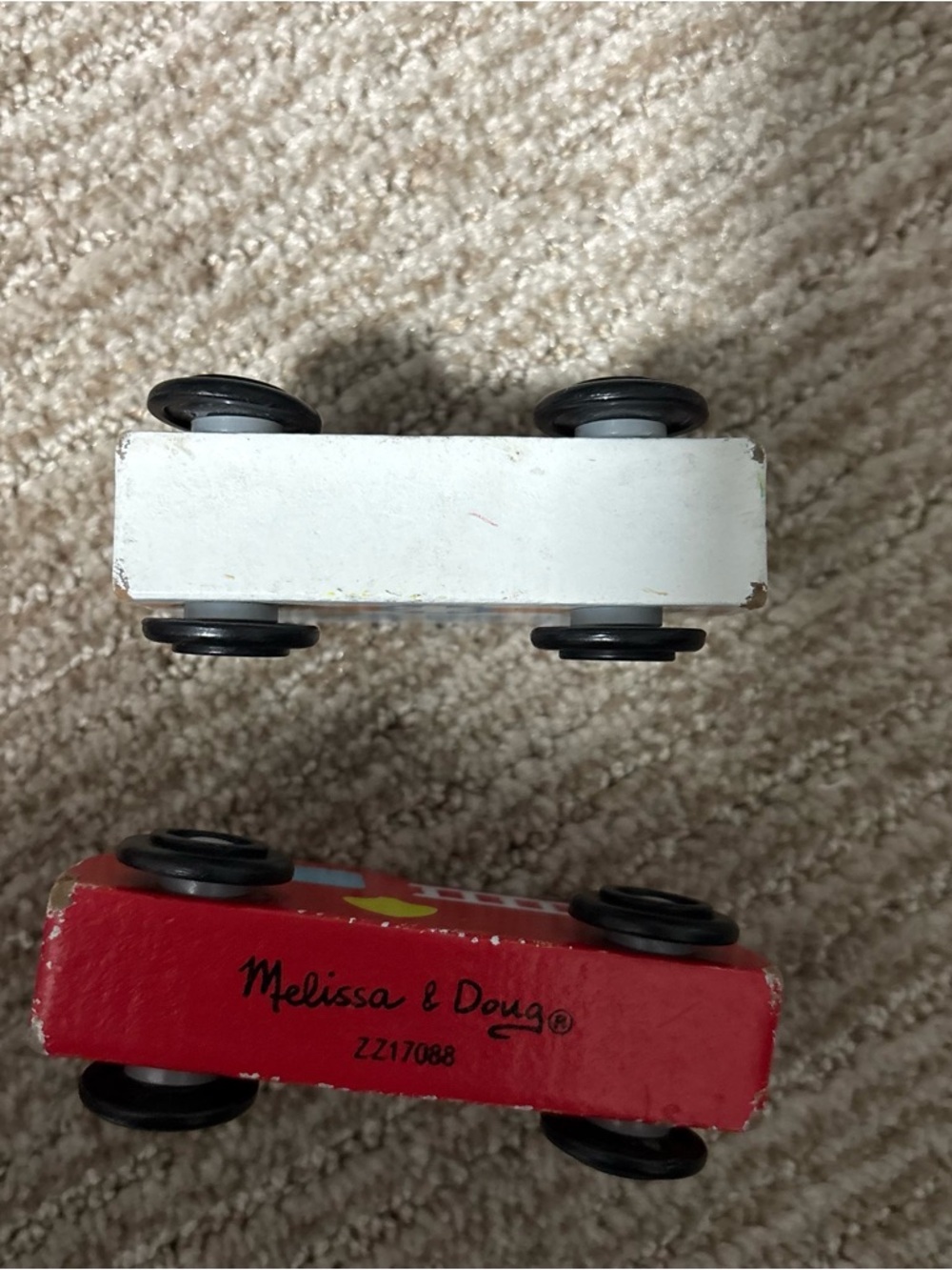 Melissa and Doug Lot Of 2 Wooden Rescue Vehicles Red Fire Engine White Ambulance - Picture 3 of 3